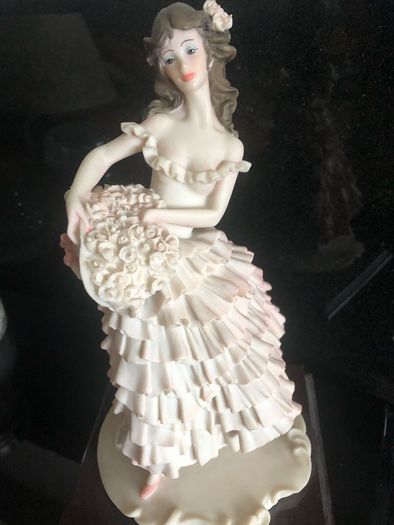 Belcari figurine