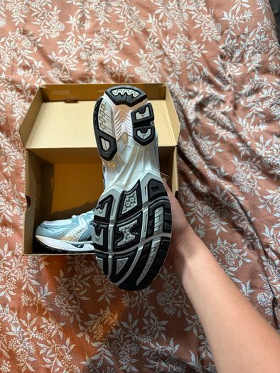 Asics Kayano 14