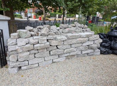 masonry bricks and rubble (used)