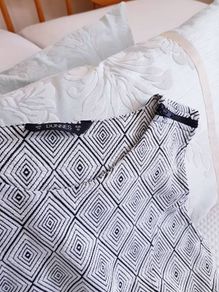 Black & White Sleeveless Top - Size 14