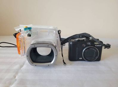 Canon Powershot G9 with underwater housing