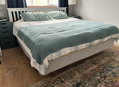 KING size( US) bed