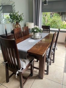 Kitchen table & 6 chairs