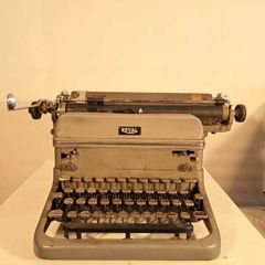 Royal KMG typewriter