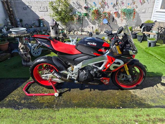 2021 Aprilia Tuono V4 Factory