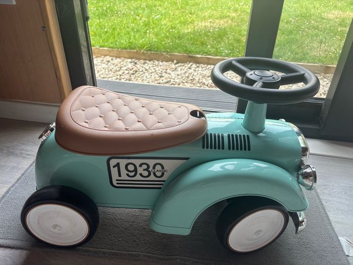 Kids Vintage Rode-On Car - Great Condition