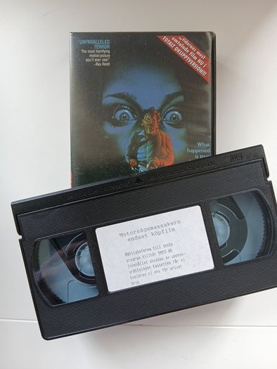 The Texas Chainsaw Massacre 1974 Film. English With Subtitles (Rare Scope Version) Letterbox Black Bars.