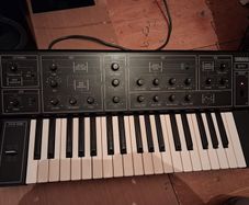 Yamaha Cs-5 Analog Synthssizer