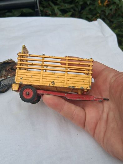 Vintage Diecast Toy Collection (Dinky,Lesney,Mecanno,Corgi) 22 Pieces