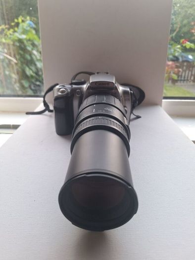 Canon EOS 300D digital SLR camera