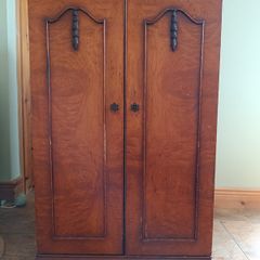 Antique drinks/cocktail cabinet