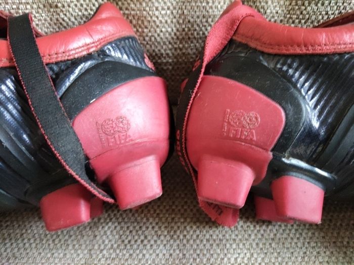 Nice Collectors Vintage Adidas Predator Red Football Boots