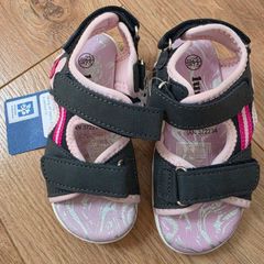 Kids footwear/sandals - size 25 New