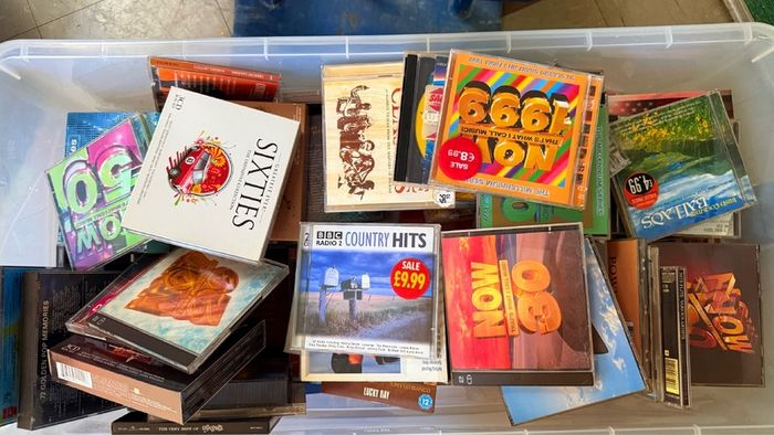3000 Music CDs