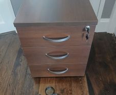 Hunts Office 3-Drawer Mobile Pedestal Filing Cabinet Dark Walnut Lockable