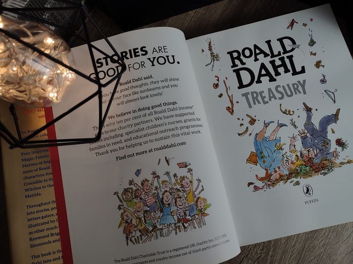 The Roald Dahl Treasury ! by Roald Dahl ! Beautiful Hardcover with Illustrations ! 2016 ! by Puffin !
