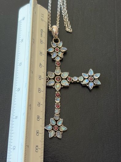 silver necklace cross