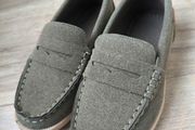 Boys shoes size 11 / 29