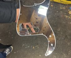 Mirror pick guard p bass