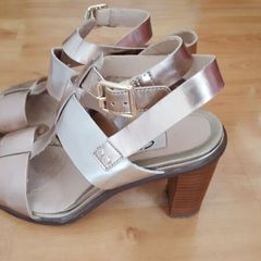 Ladies Clarks Sandals UK4