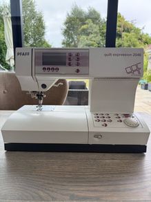 Pfaff Quilt Expression 2046 sewing machine