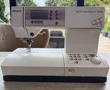 Pfaff Quilt Expression 2046 sewing machine