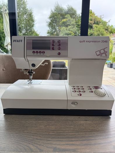 Pfaff Quilt Expression 2046 sewing machine