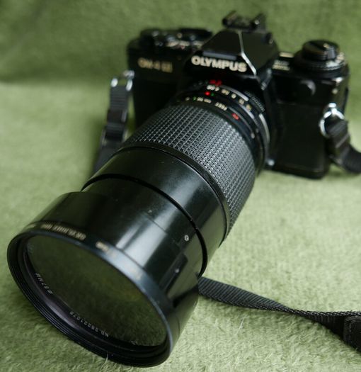 Olympus OM-4Ti Black 35mm SLR Film Camera Titan Body JAPAN and Vivitar series 1 28-90mm F2.8-3.5  FD mount lens