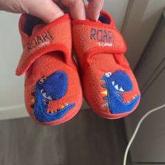 slippers