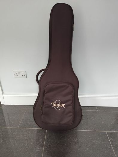 Taylor acoustic AD27E Flametop