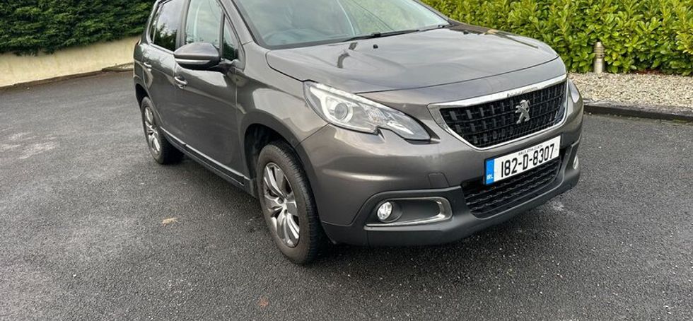 2018 Peugeot 2008 1.2 petrol with warranty