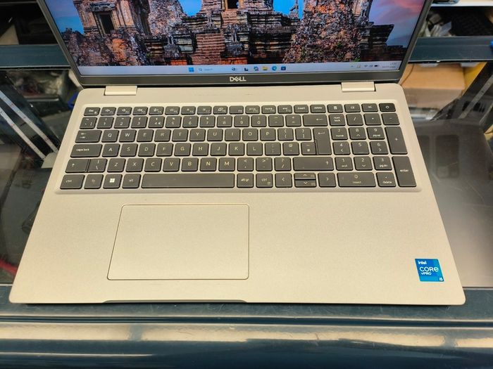 Dell Latitude 5520 (11th Gen) Intel i5 1145G7 2.60GHz 16GB RAM 256GB SSD 15.6" Windows 11 Pro (SALE PRICE)
