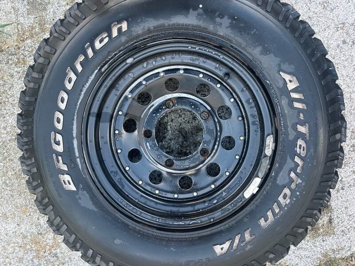 6 BFGoodrich 235/85R16 Tyres and Black Steel Rims