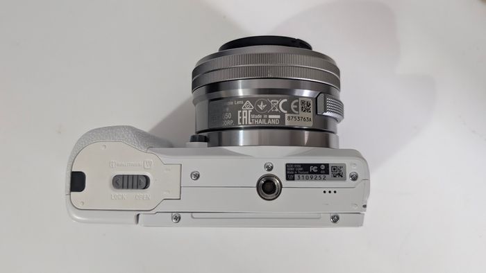 Sony A5100 Mirrorless Camera Body only Low shutter count