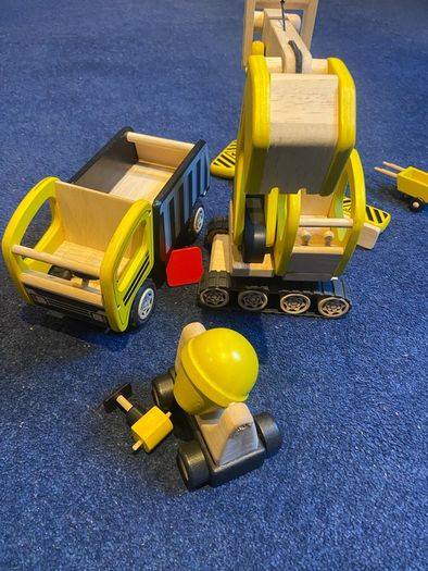 Pintoys wooden construction toys