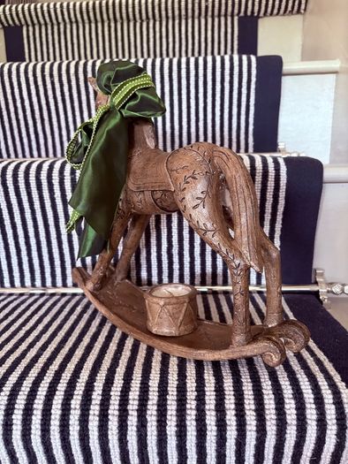 New bespoke wood effect vintage inspired rocking with candle and oversized bow