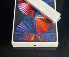 Apple iPad Pro 12.9 5th Generation - WIFI - Space Grey - M1 (And Apple Pencil)