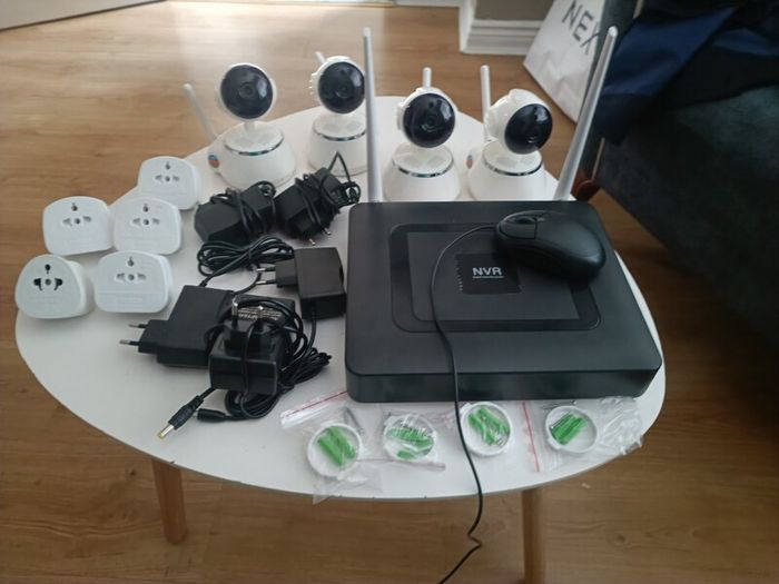 Nvr + 4 security cameras with 500gb harddrive indoor cameras