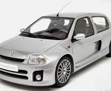 Renault Clio V6 Phase 1 2001 - 1/18 - NEW in BOX