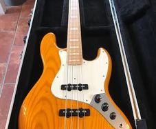 SX Fretless Jazz Bass
