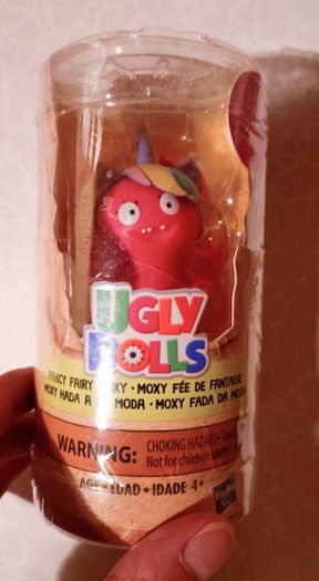 3 Ugly Dolls In Plastic Case (new).