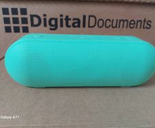 BT422 wireless Bluetooth speaker in excellent condition