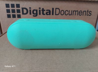 BT422 wireless Bluetooth speaker in excellent condition