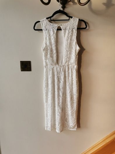 Cream sleeveless dress