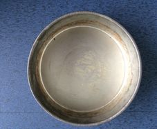 Cake tin round metal 9 inch