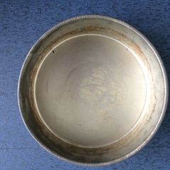 Cake tin round metal 9 inch