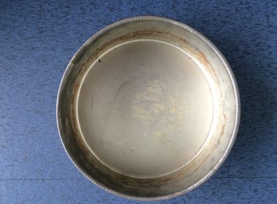 Cake tin round metal 9 inch