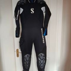 ScubaPro wet suit womens 7.5
