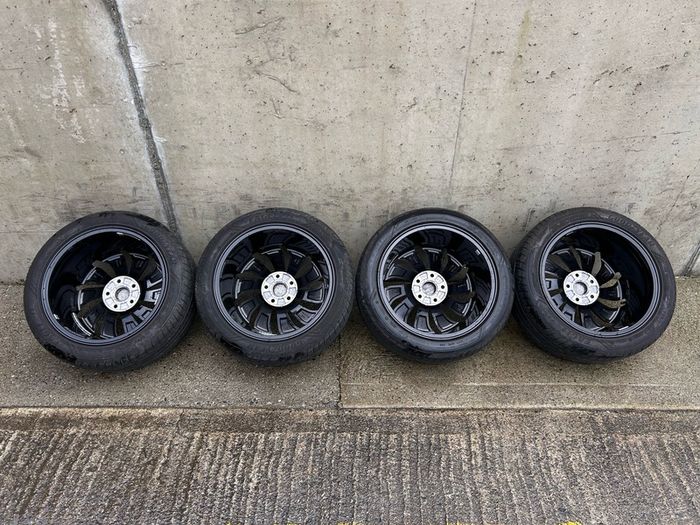Genuine Volkswagen R-Line Ventura  17" Alloys & Tyres - Like New, Good Year Tyres