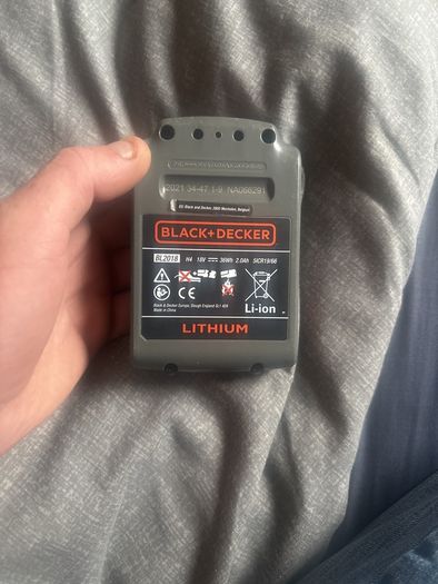 black +decker battery 18 volt good as new